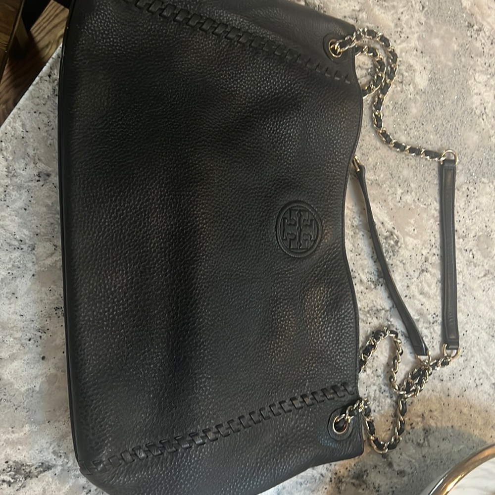 beautiful black tory burch gold chain tote
